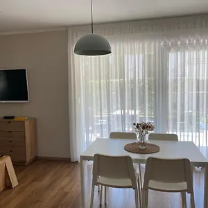 Appartamento M, Pinezići